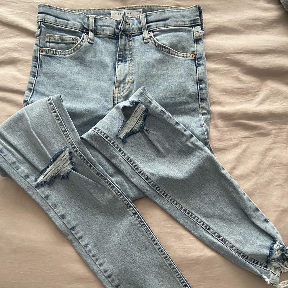Topshop light acid wash jamie jeans with rips